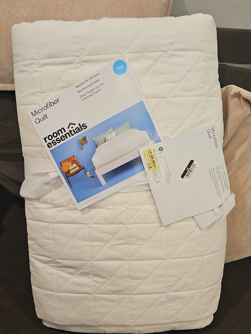 Room Essentials White Microfiber Quilted Bed Quilt